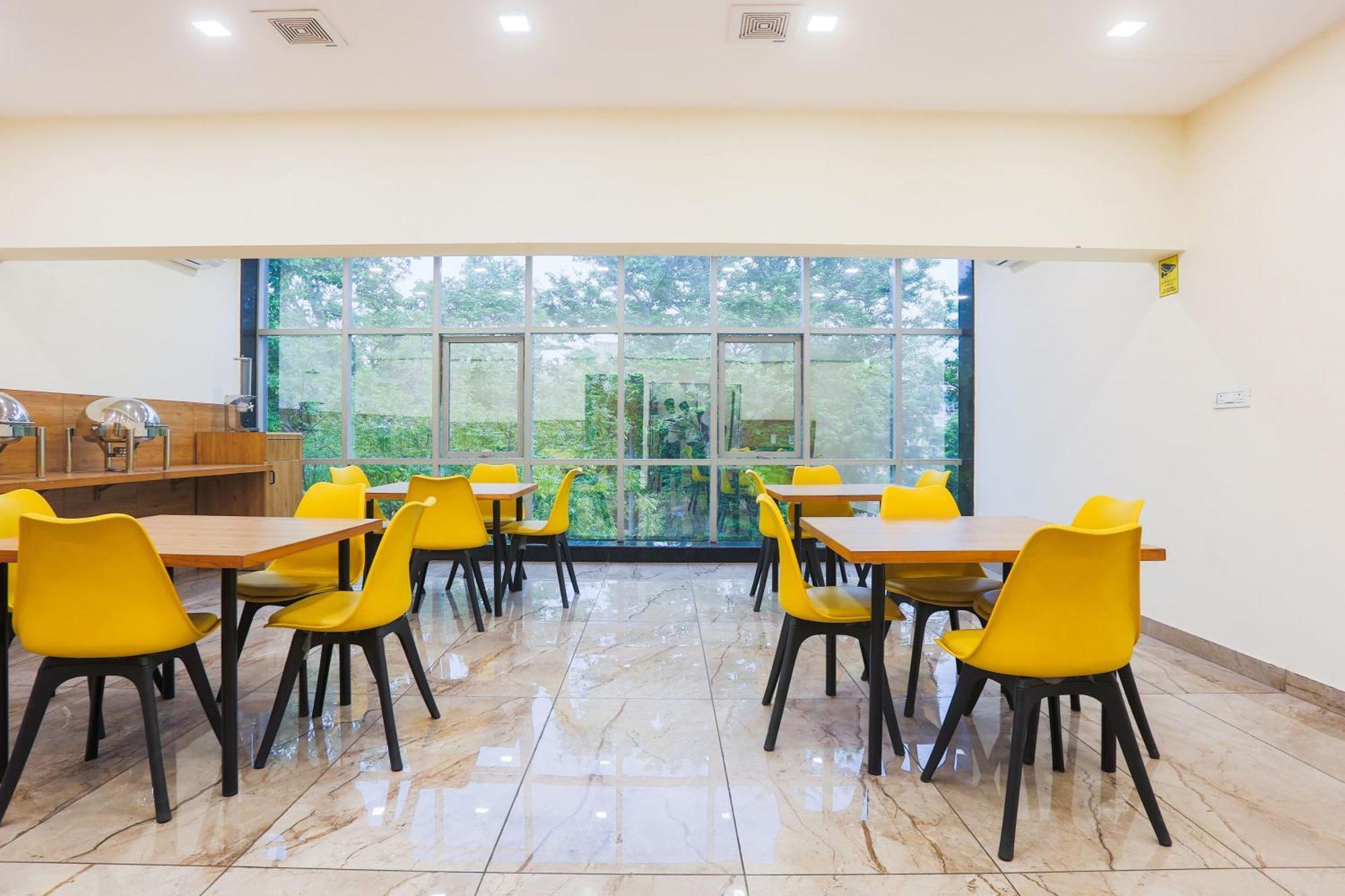 Super Townhouse Vikaspuri Hotel Delhi  Eksteriør billede