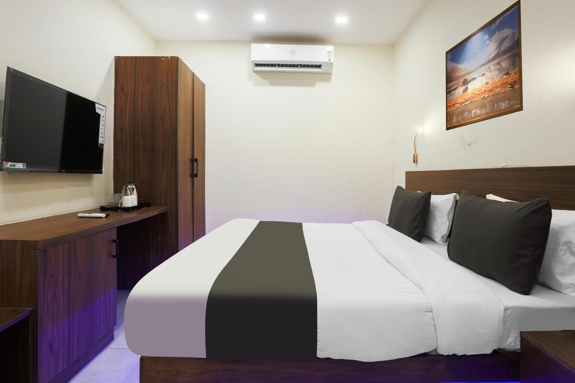 Super Townhouse Vikaspuri Hotel Delhi  Eksteriør billede