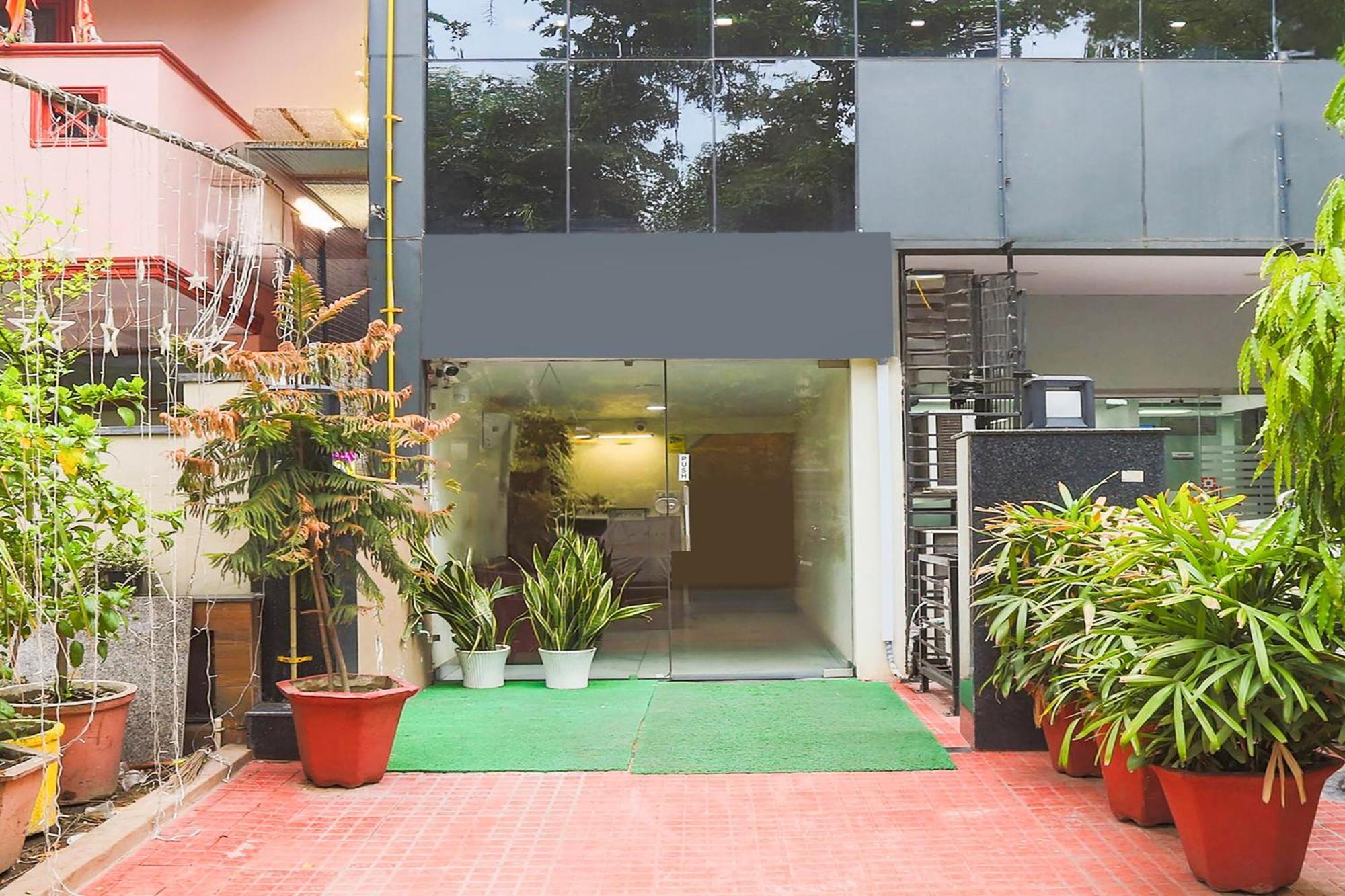 Super Townhouse Vikaspuri Hotel Delhi  Eksteriør billede
