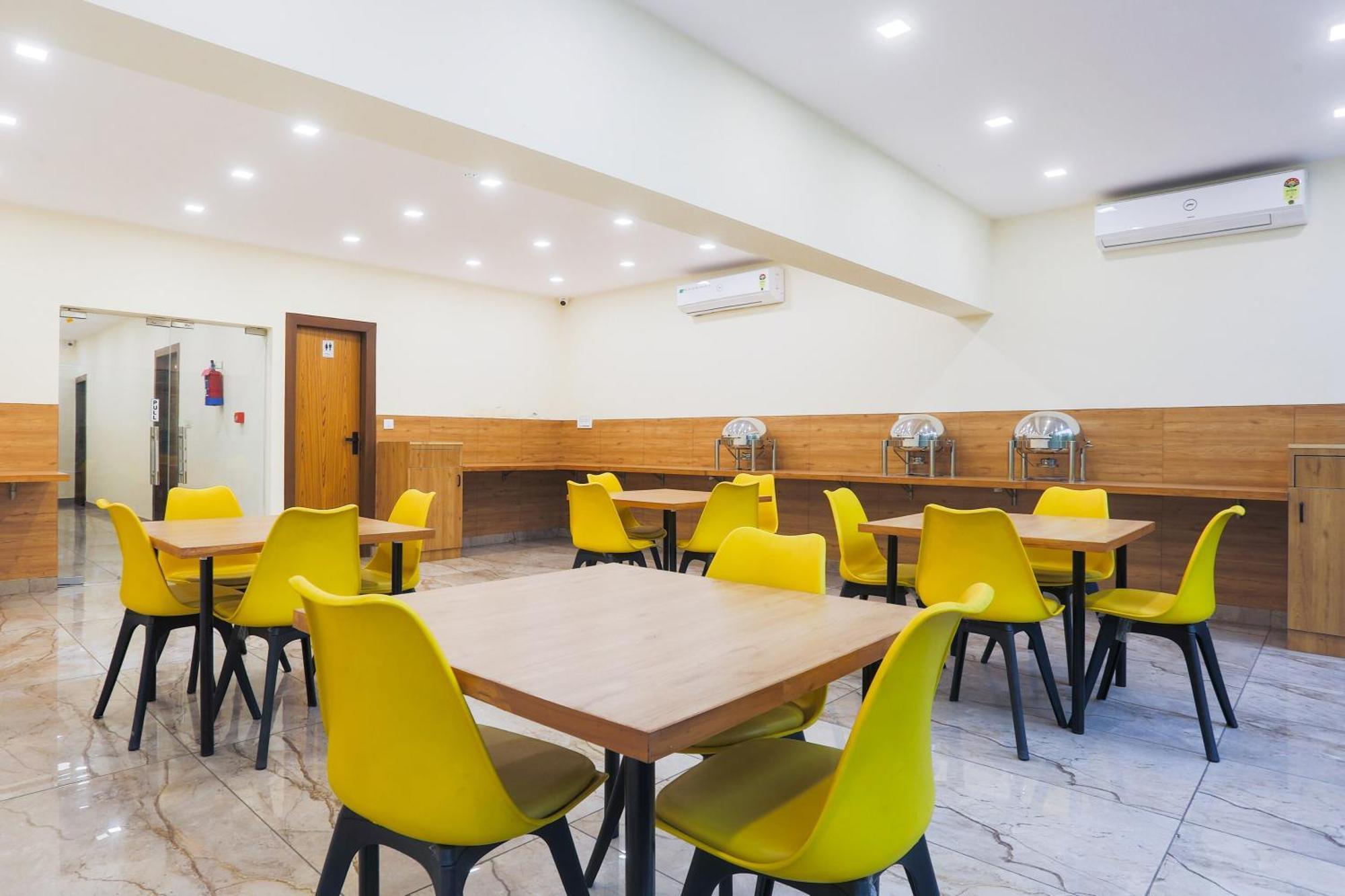 Super Townhouse Vikaspuri Hotel Delhi  Eksteriør billede