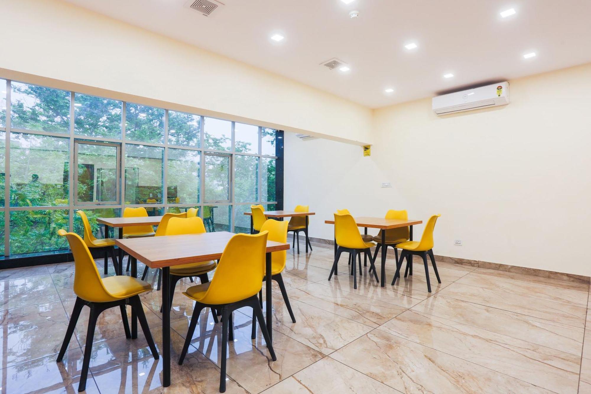 Super Townhouse Vikaspuri Hotel Delhi  Eksteriør billede