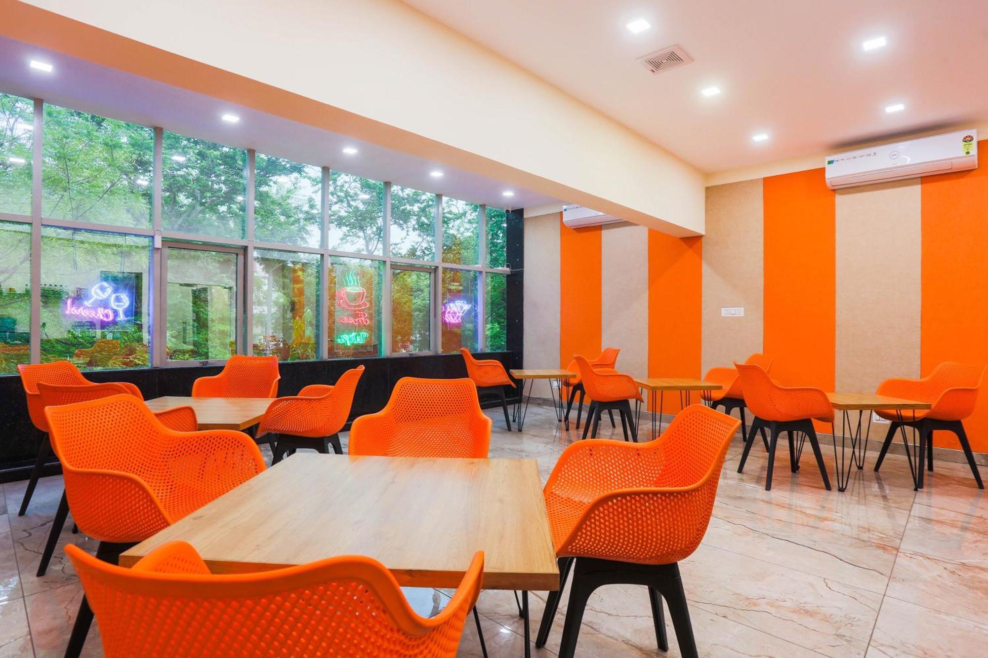 Super Townhouse Vikaspuri Hotel Delhi  Eksteriør billede